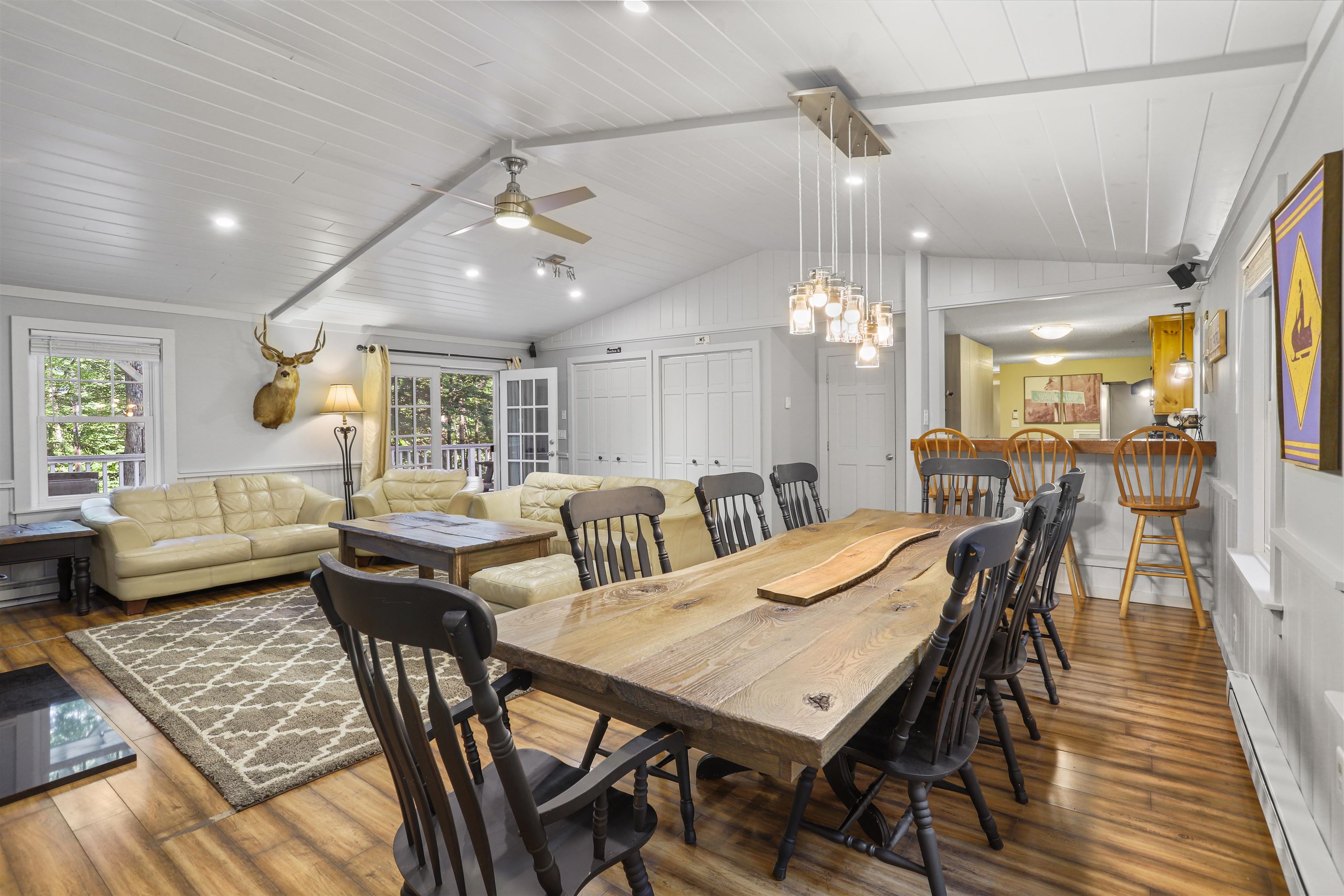 24 Howes Loop Unit: 614 A