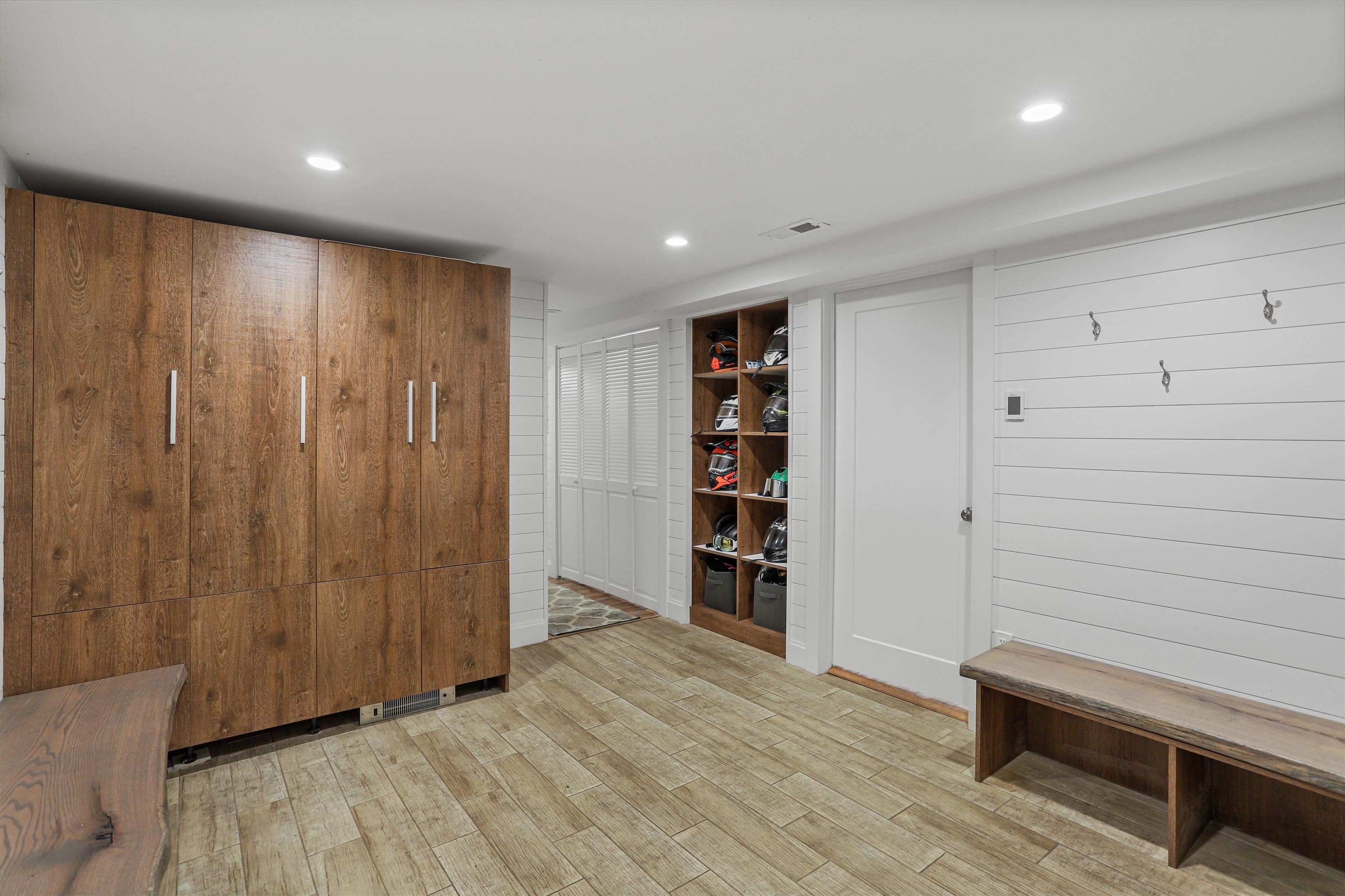 24 Howes Loop Unit: 614 A