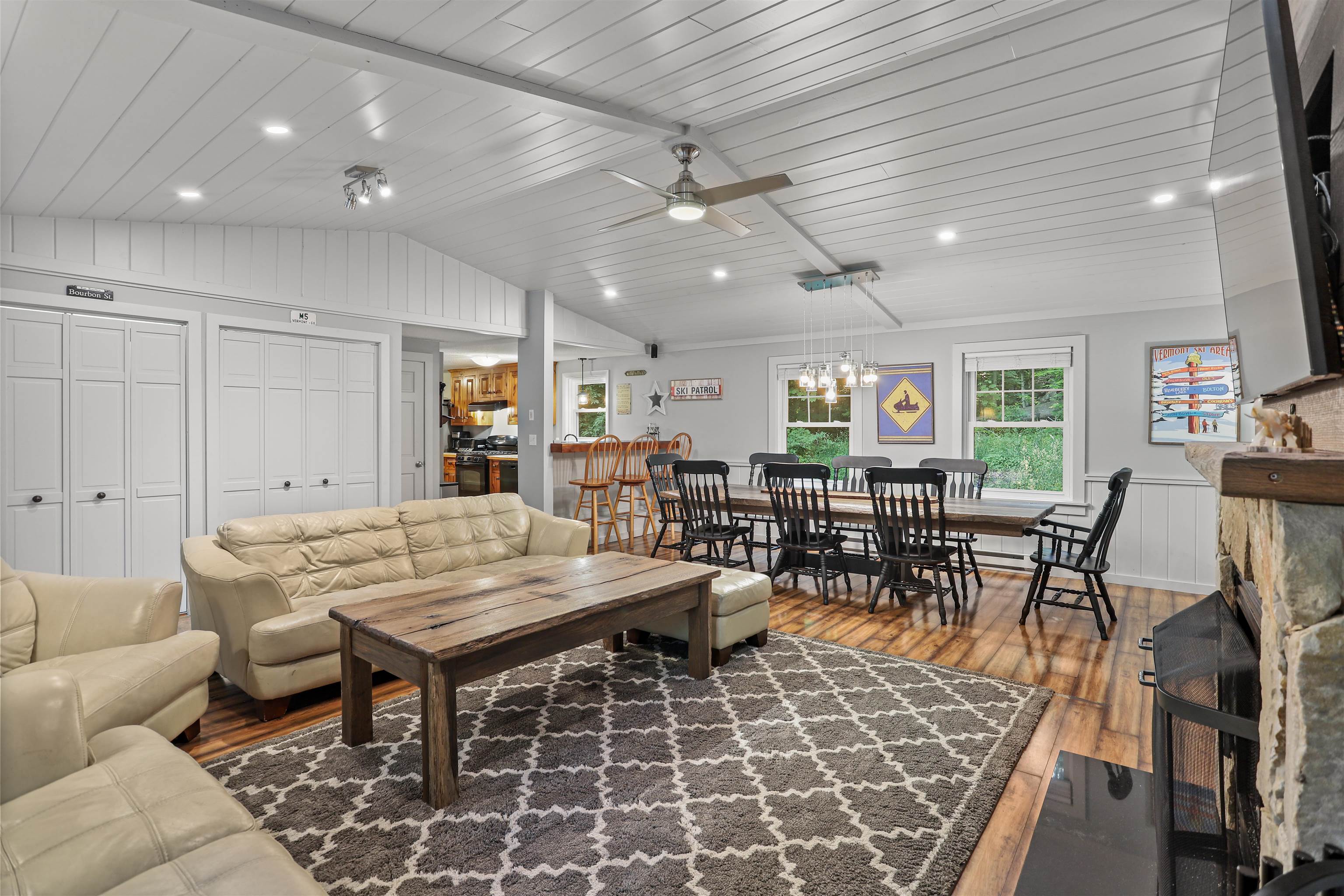 24 Howes Loop Unit: 614 A