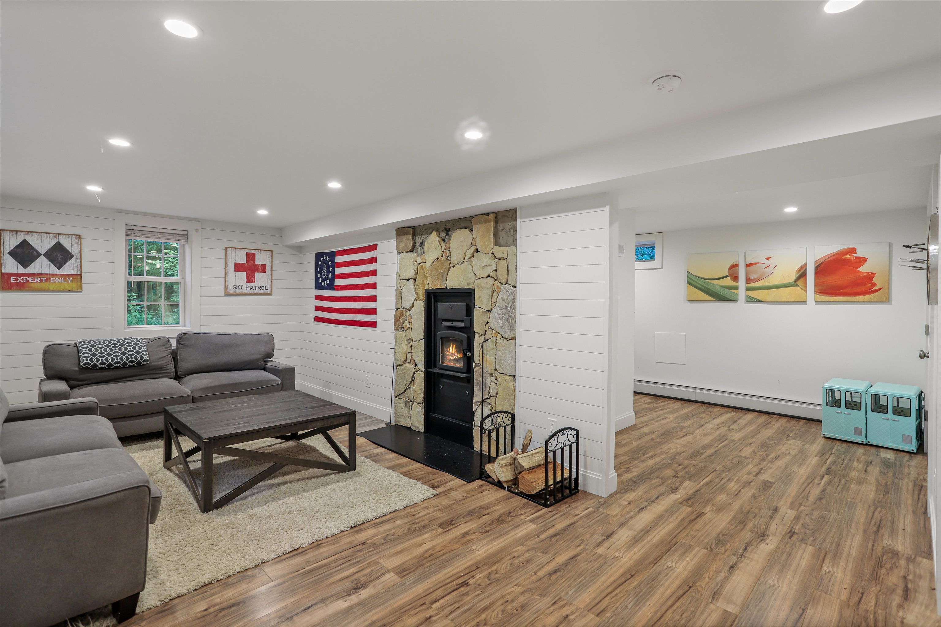 24 Howes Loop Unit: 614 A