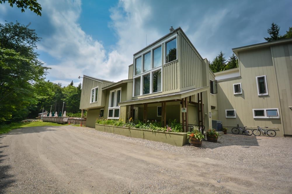 9 Lilla Lane