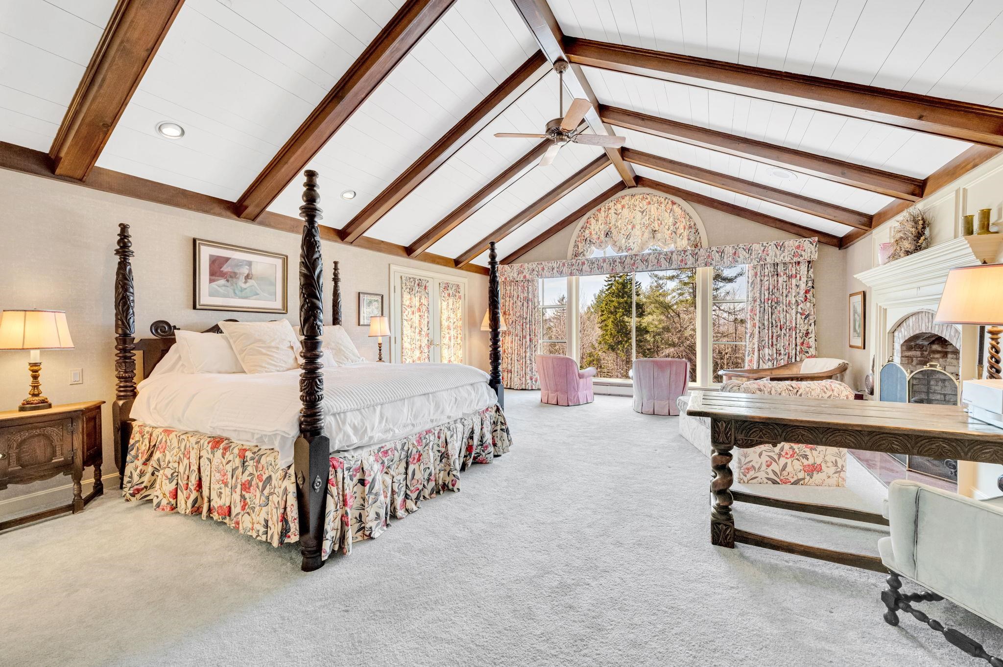 41 Top of the Hill Road