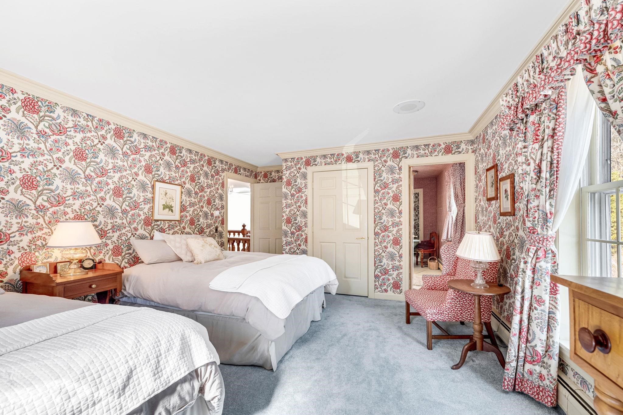 41 Top of the Hill Road