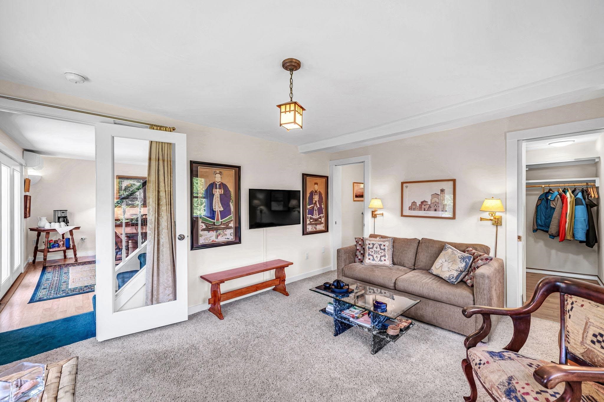 2843 Burrington Hill