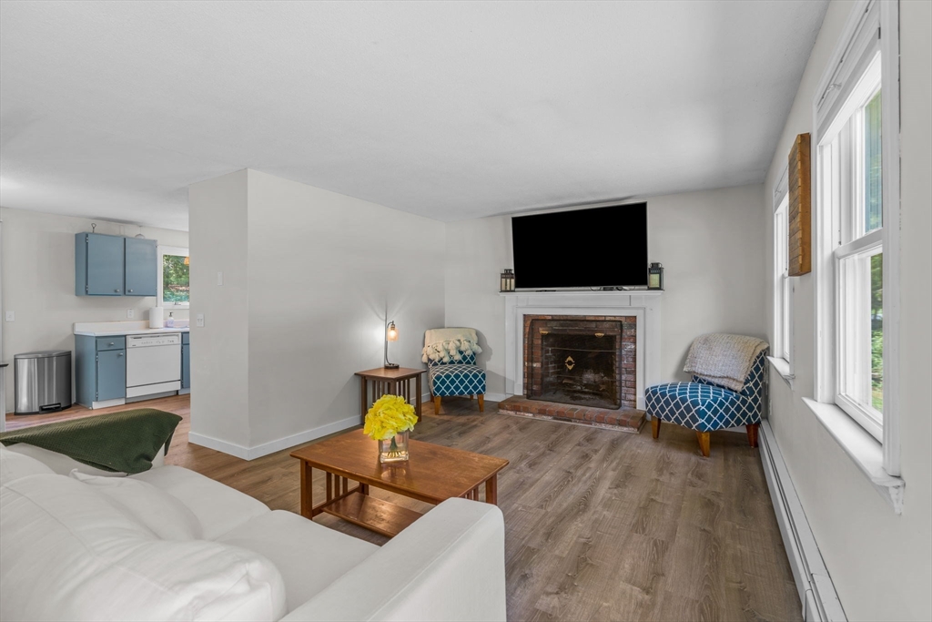 125 Saint Marks Rd