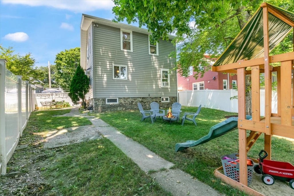 44 Arnold St