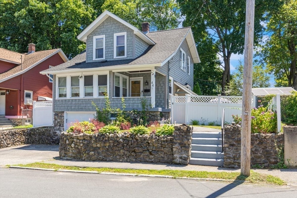 44 Arnold St