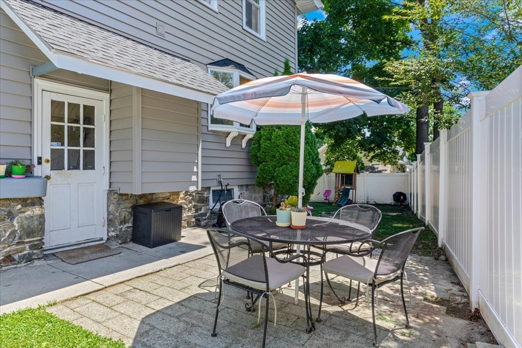44 Arnold St