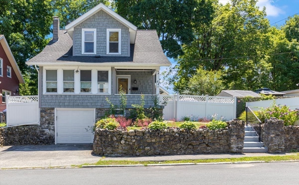 44 Arnold St