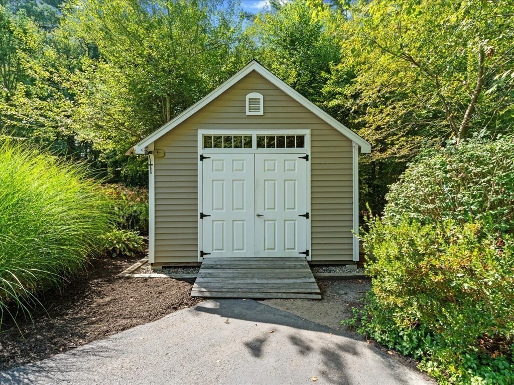 18 Old Mill Rd