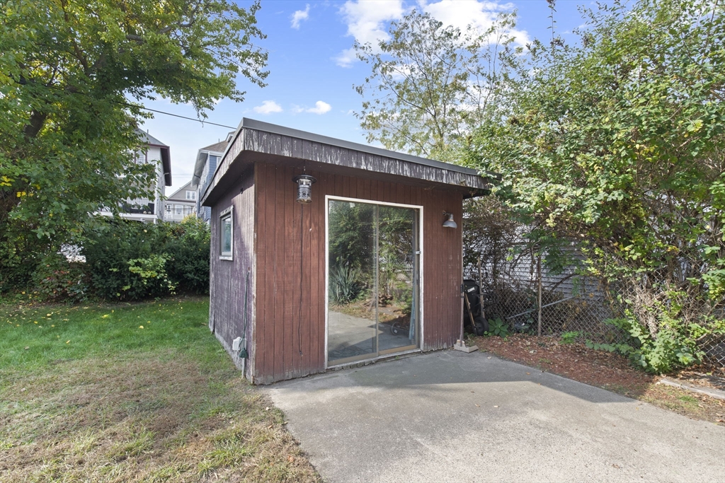 107 Barnes Ave