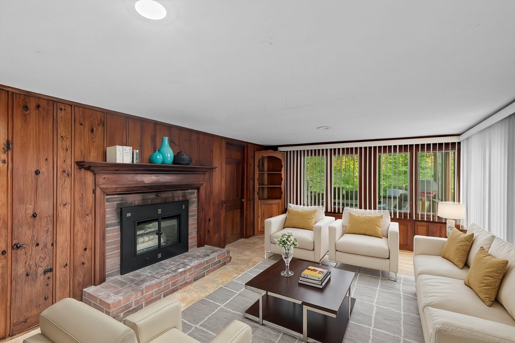 186 Colonel Hunt Dr