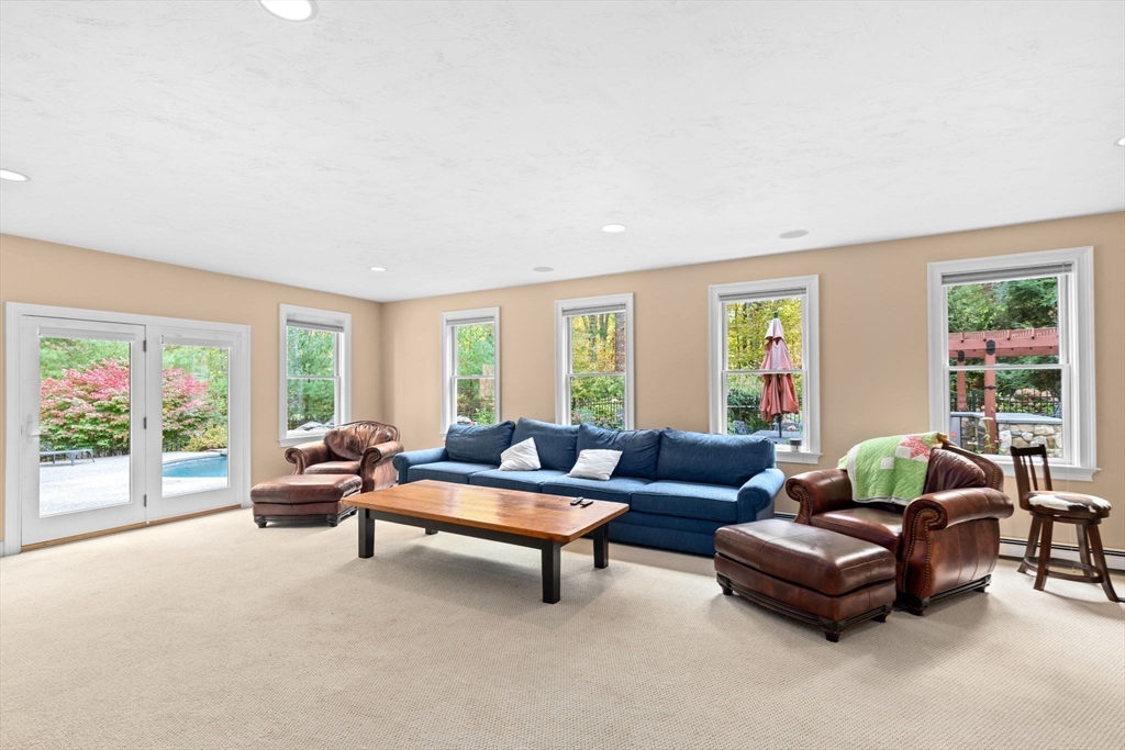 36 Farmside Dr