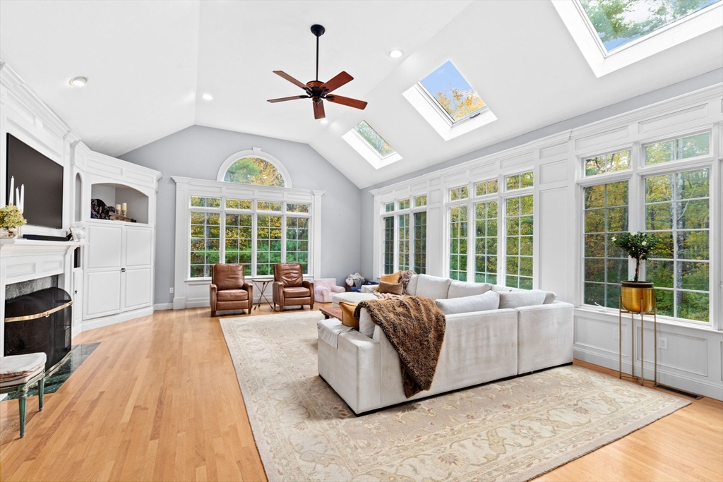 36 Farmside Dr