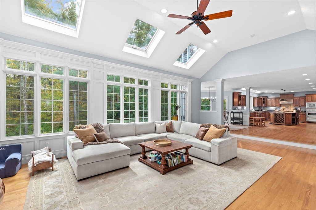 36 Farmside Dr
