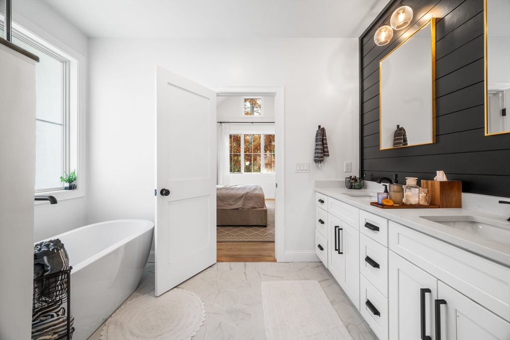 12 Nantucket Dr