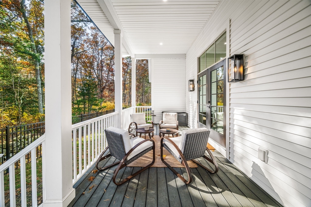 12 Nantucket Dr