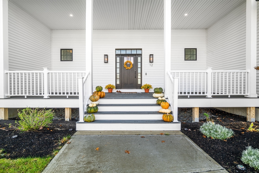 12 Nantucket Dr