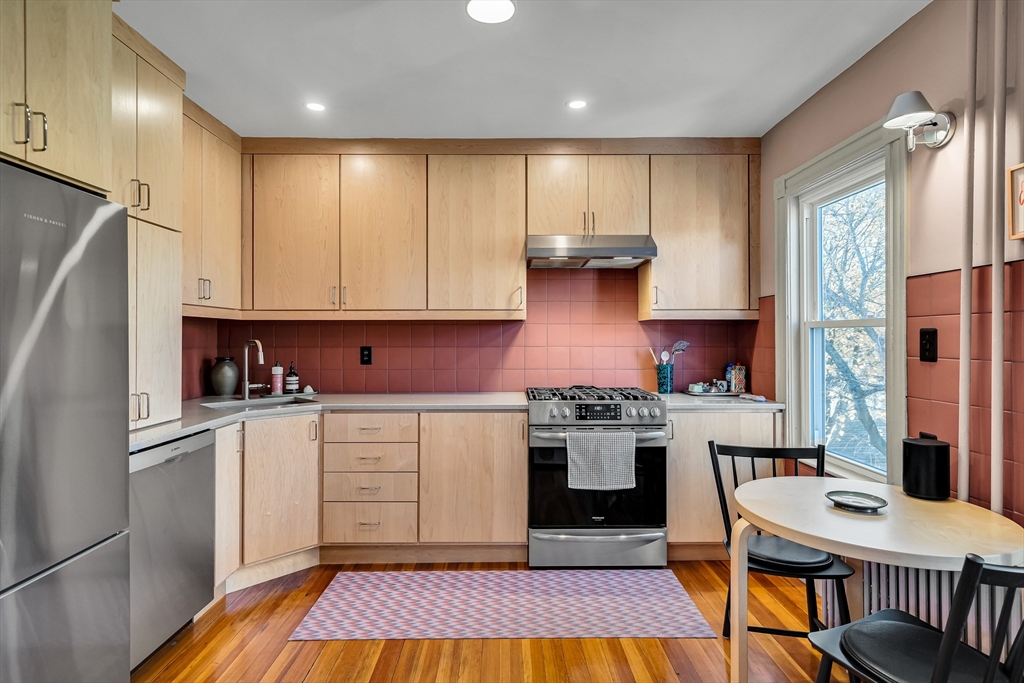 68 Dartmouth St # 3