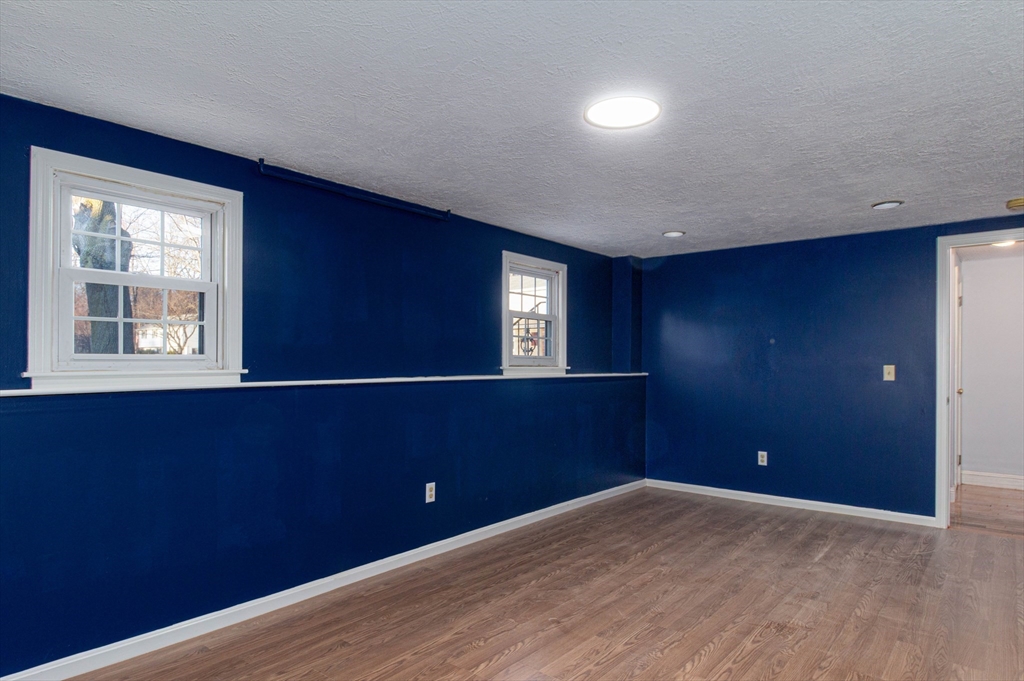 19 Metcalf Ave