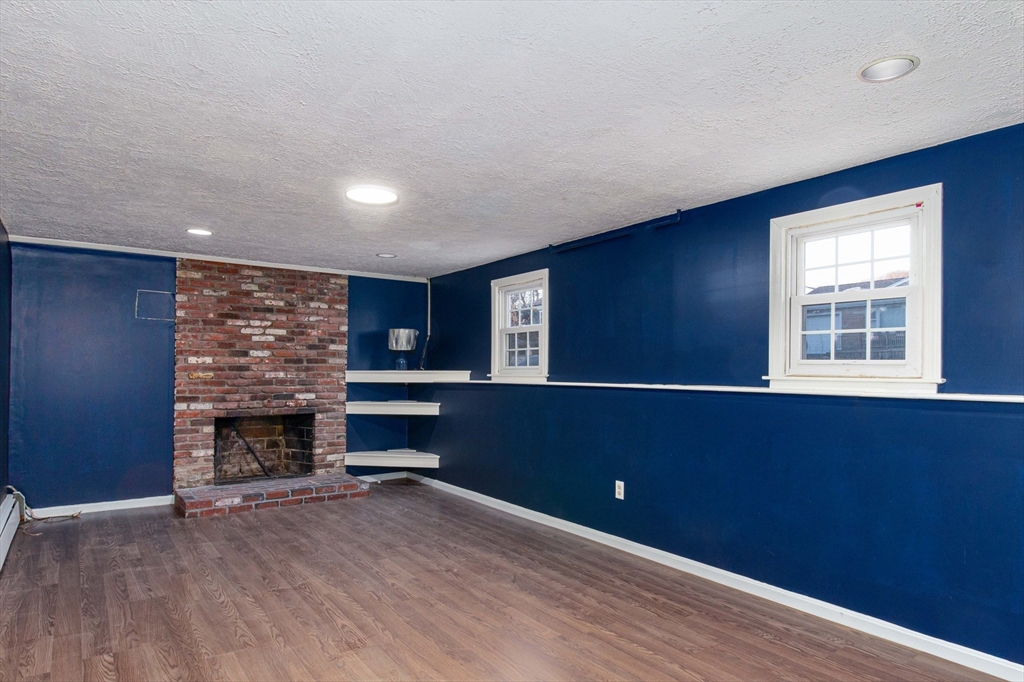 19 Metcalf Ave