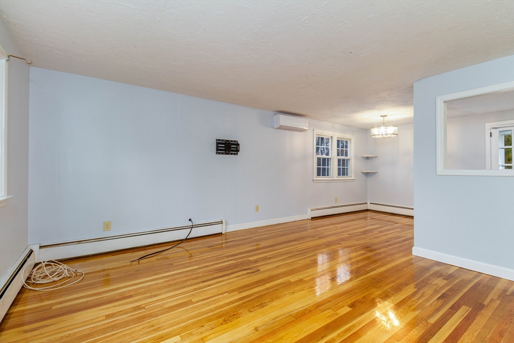 19 Metcalf Ave
