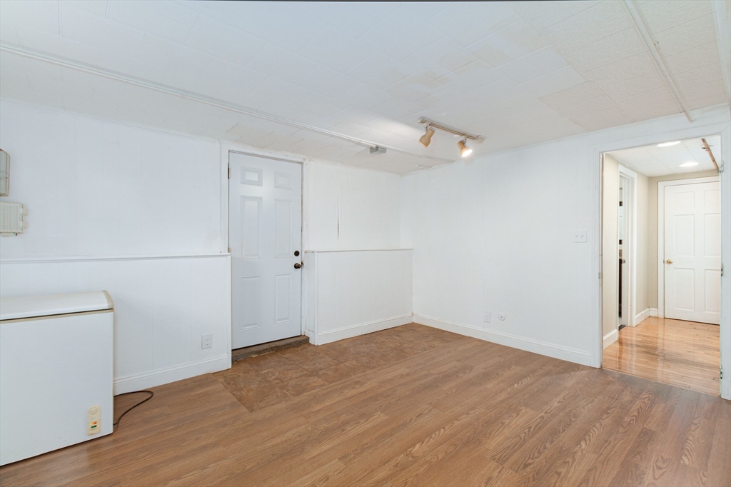 19 Metcalf Ave