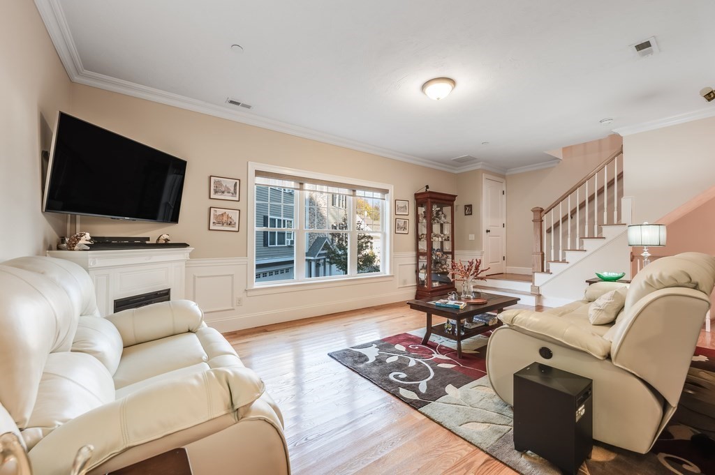 159 Willard St # 4