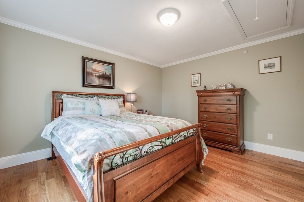 159 Willard St # 4