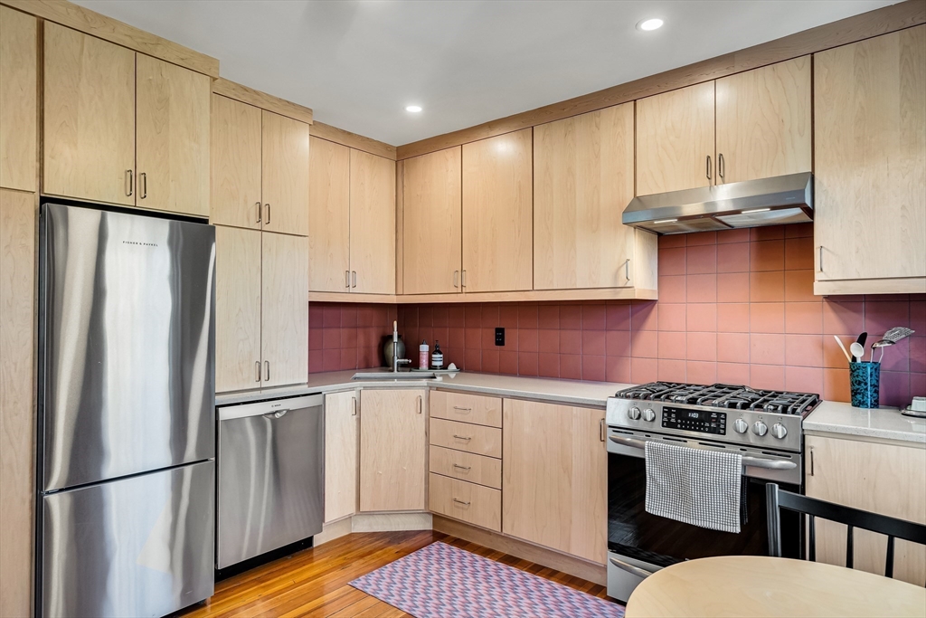 68 Dartmouth St # 3