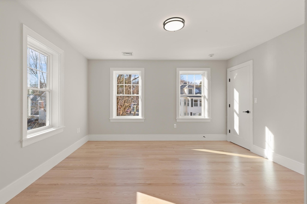 39 Rindge Ave