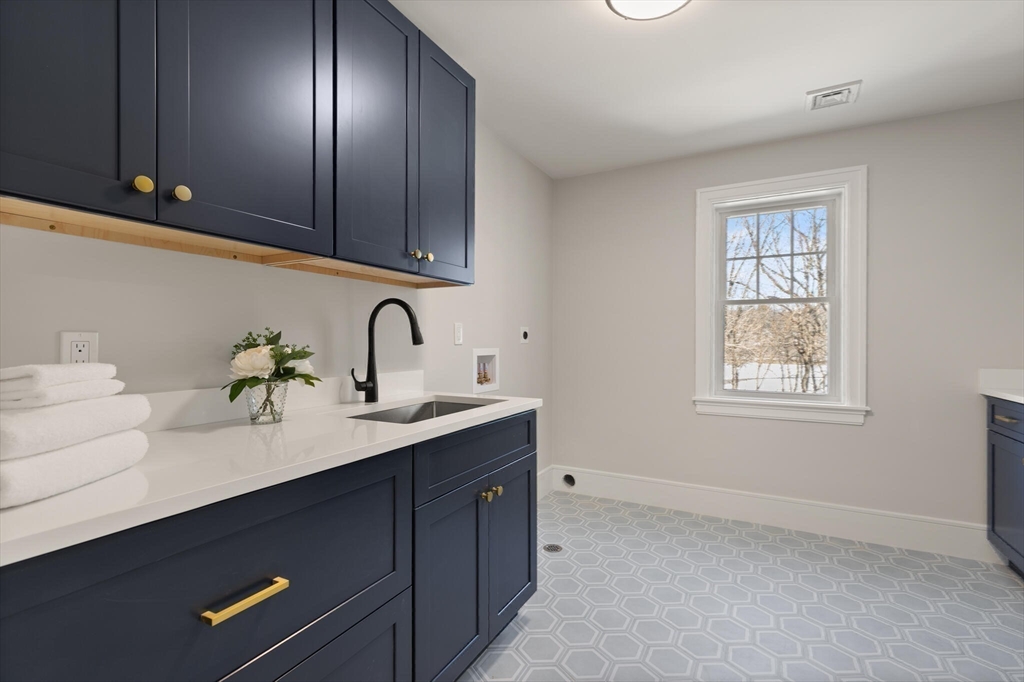 39 Rindge Ave