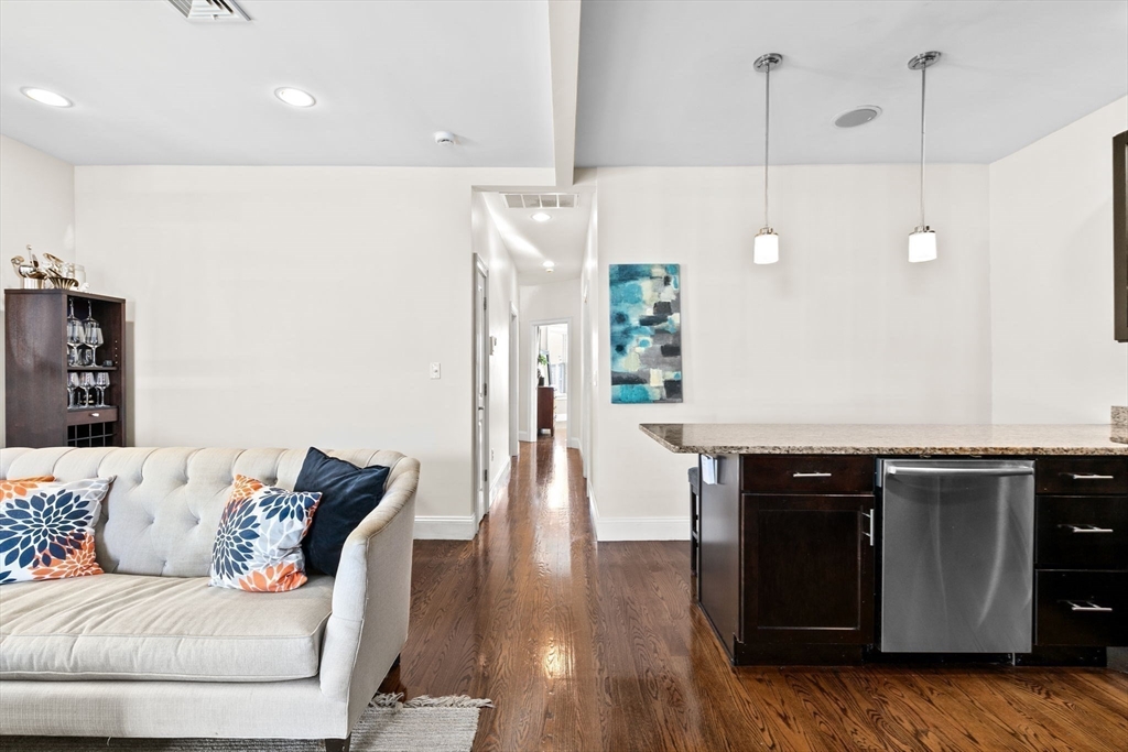 198 W 6th St # 3