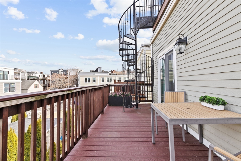 198 W 6th St # 3