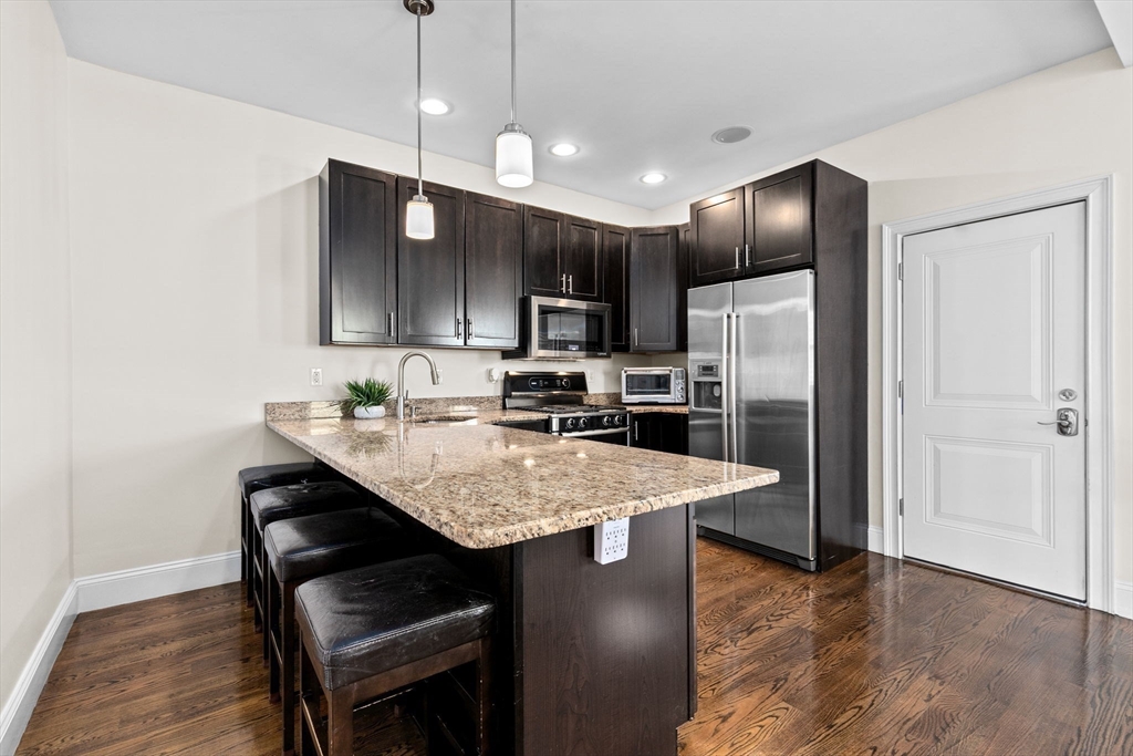 198 W 6th St # 3