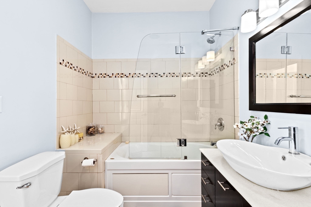 198 W 6th St # 3