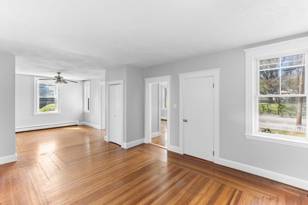 392 Washington St # 1