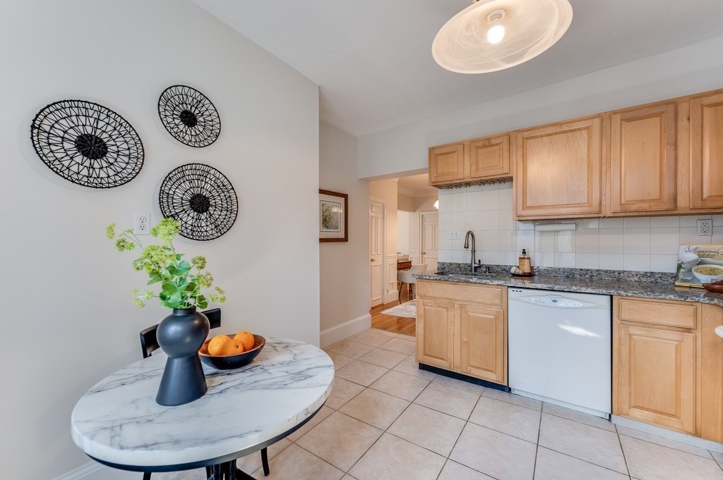 1408 Commonwealth Avenue # 15 Unit: 8-15