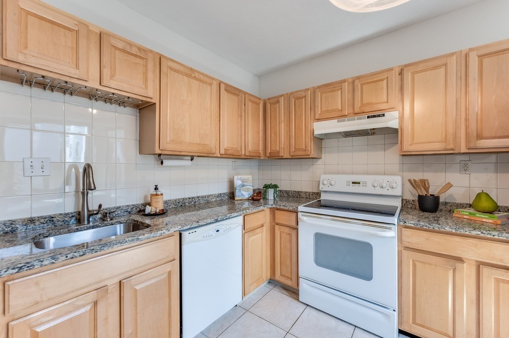 1408 Commonwealth Avenue # 15 Unit: 8-15
