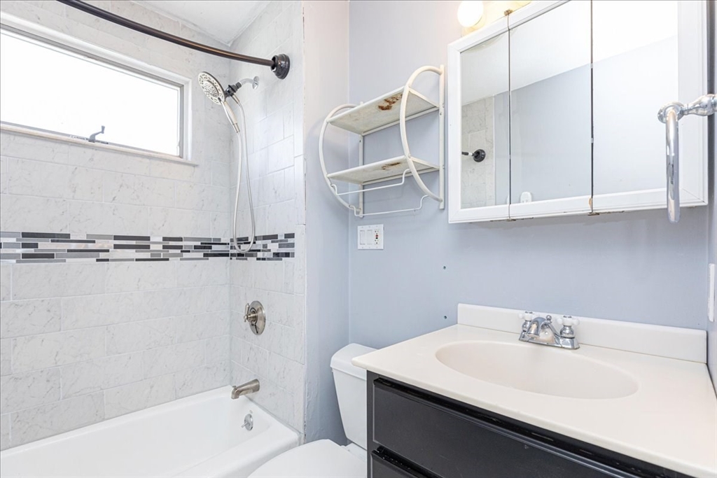 9 Lapham St # 9