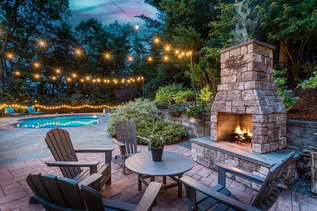 5 Wadsworth Farm Road, Franklin