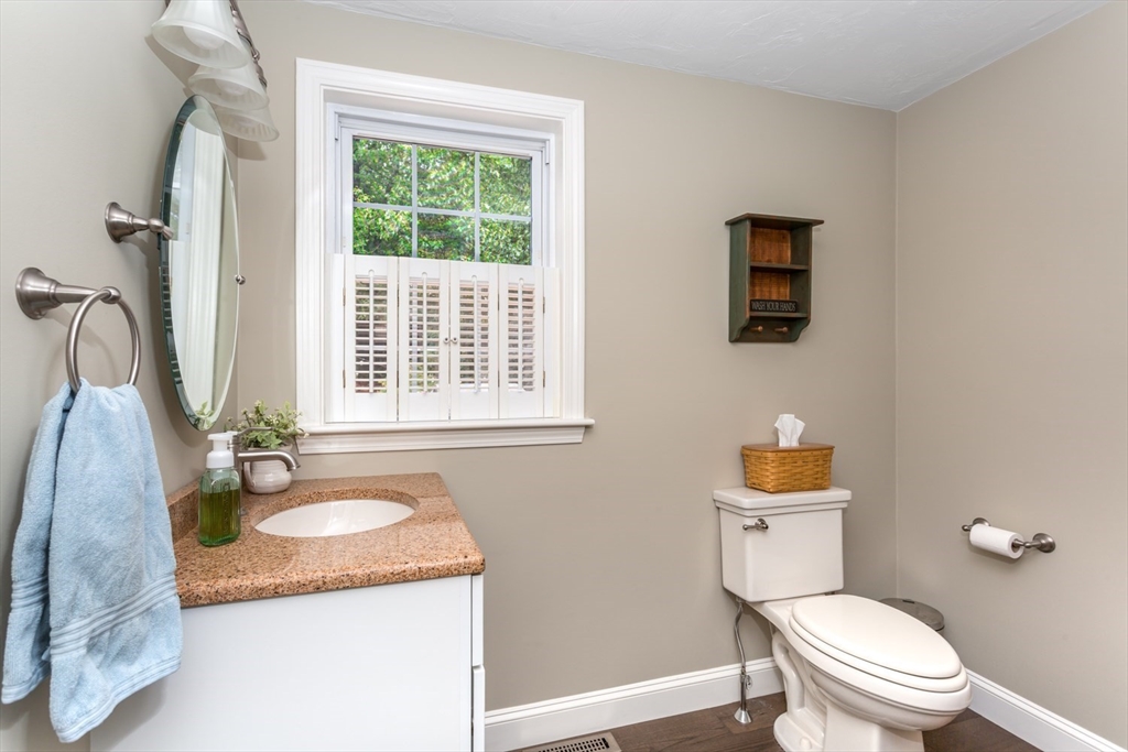 5 Wadsworth Farm Road, Franklin