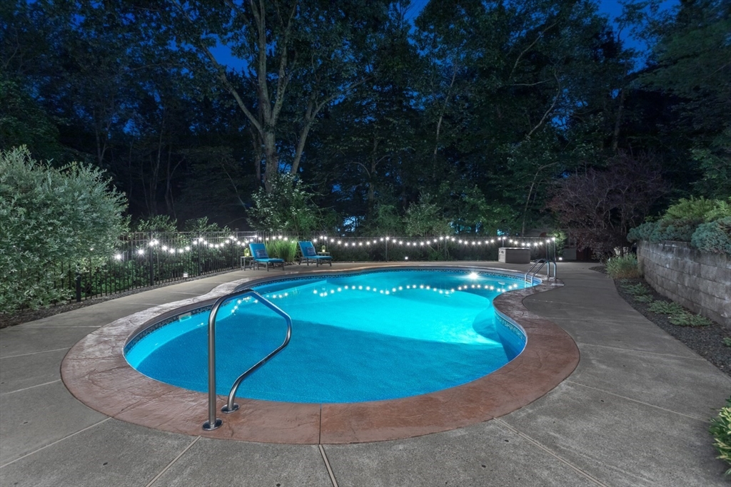 5 Wadsworth Farm Road, Franklin