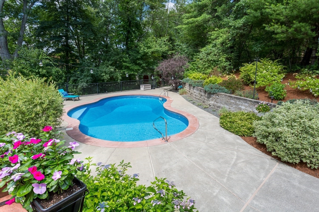 5 Wadsworth Farm Road, Franklin