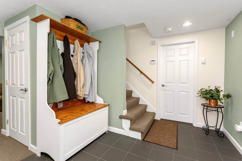 5 Wadsworth Farm Road, Franklin