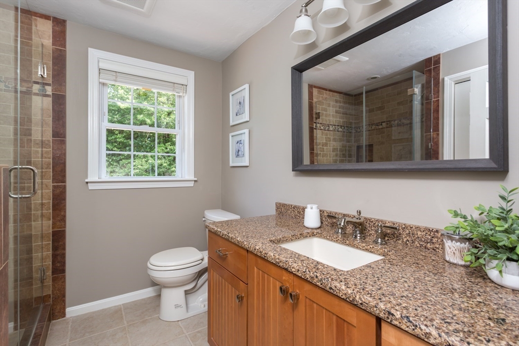 5 Wadsworth Farm Road, Franklin