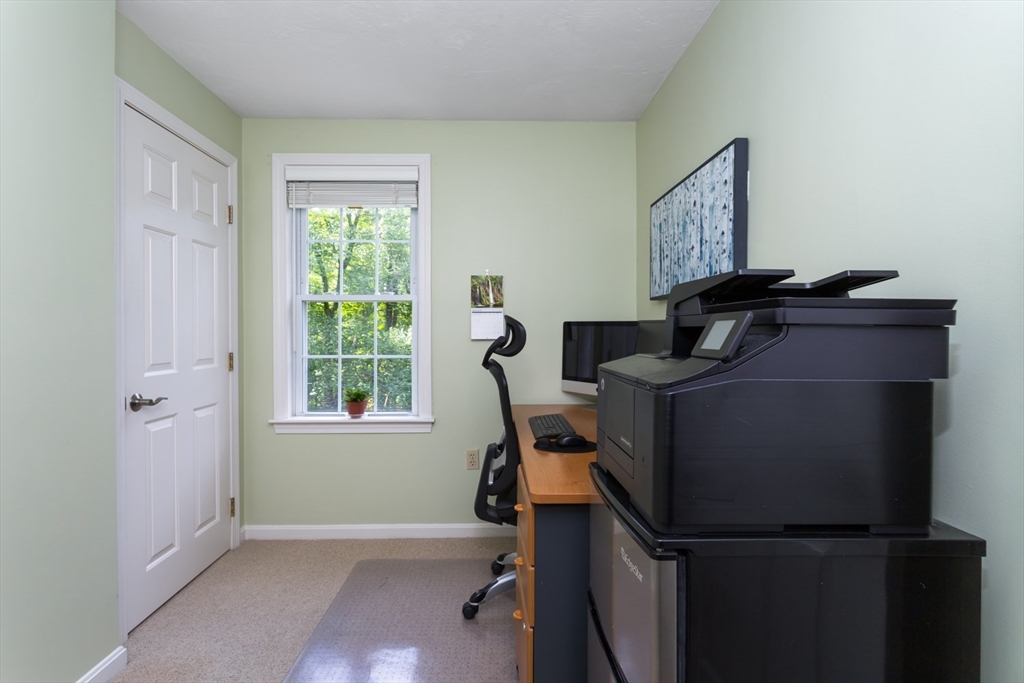 5 Wadsworth Farm Road, Franklin