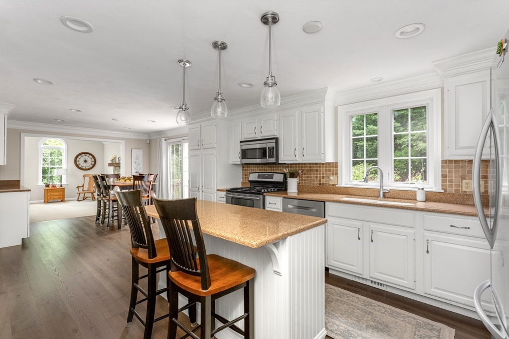 5 Wadsworth Farm Road, Franklin