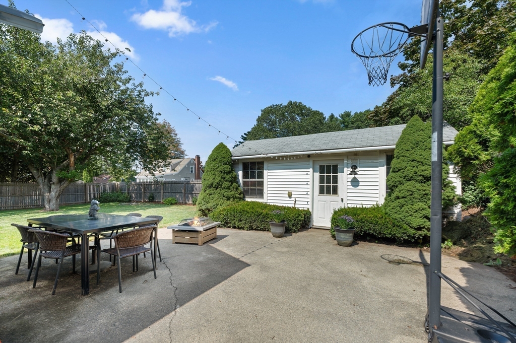 37 Hillcrest Rd