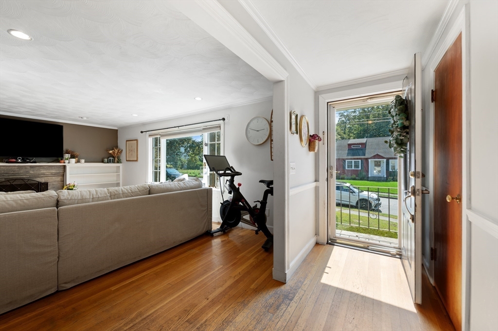 37 Hillcrest Rd